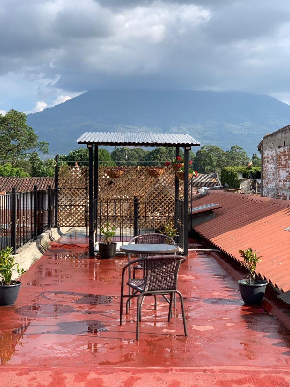 Hotel Posada El Arcangel Antigua Exterior photo